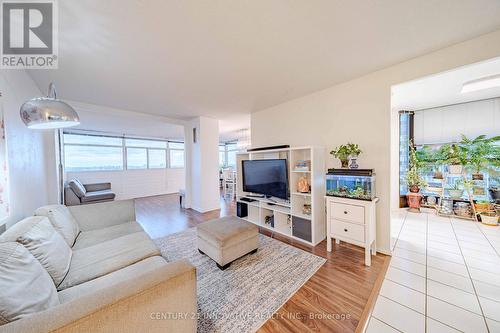2506 - 100 Antibes Drive, Toronto, ON - Indoor Photo Showing Living Room