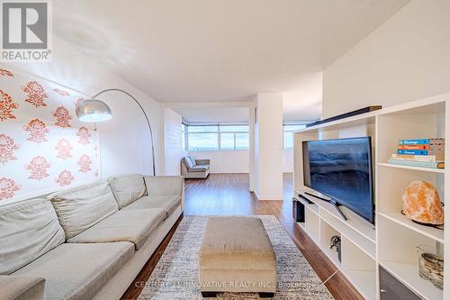 2506 - 100 Antibes Drive, Toronto, ON - Indoor Photo Showing Living Room