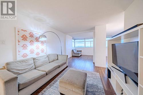 2506 - 100 Antibes Drive, Toronto, ON - Indoor Photo Showing Living Room
