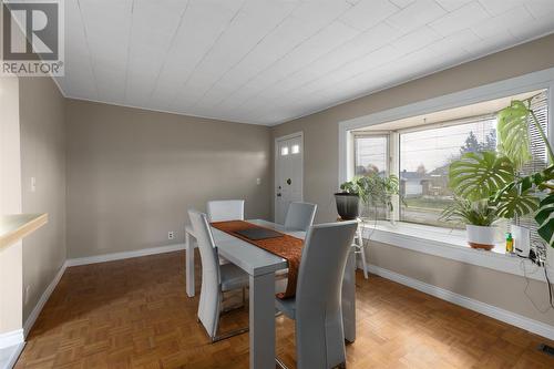 364 Chambers Ave, Sault Ste. Marie, ON - Indoor Photo Showing Dining Room