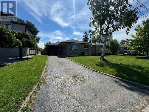 221 Acton Avenue, Toronto, ON - Outdoor