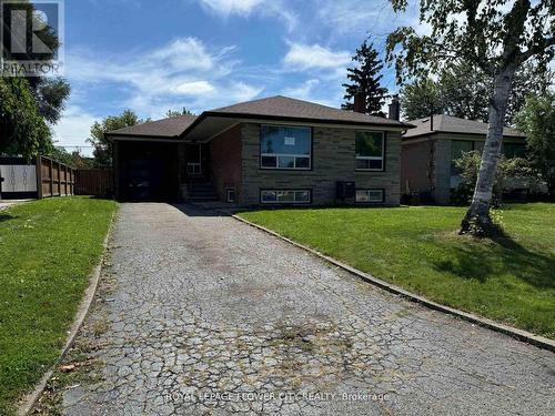 221 Acton Avenue, Toronto, ON - Outdoor