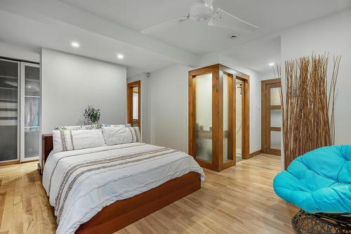 Primary bedroom - 21 Av. Léonie, Saint-Sauveur, QC - Indoor Photo Showing Bedroom