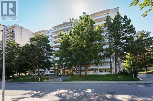 103 - 33 Erskine Avenue, Toronto, ON - Outdoor