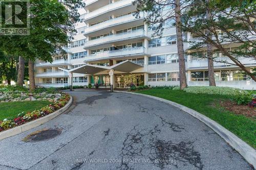 103 - 33 Erskine Avenue, Toronto, ON - Outdoor With Facade