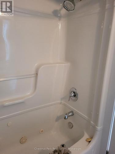 5 - 100 Fairway Crescent, Collingwood, ON - Indoor Photo Showing Bathroom