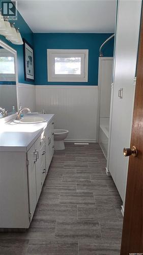 602 Boscurvis Avenue, Oxbow, SK - Indoor