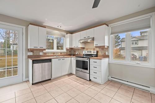 Cuisine - 68 Rue Clément, Rivière-Beaudette, QC - Indoor Photo Showing Kitchen