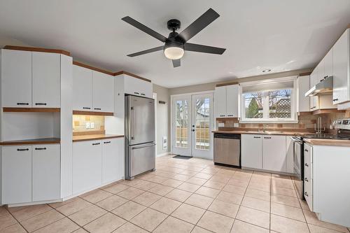 Cuisine - 68 Rue Clément, Rivière-Beaudette, QC - Indoor Photo Showing Kitchen