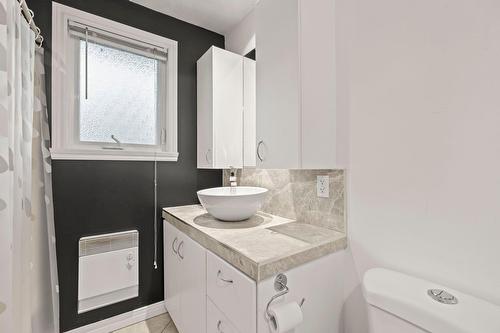 Salle de bains - 68 Rue Clément, Rivière-Beaudette, QC - Indoor Photo Showing Bathroom