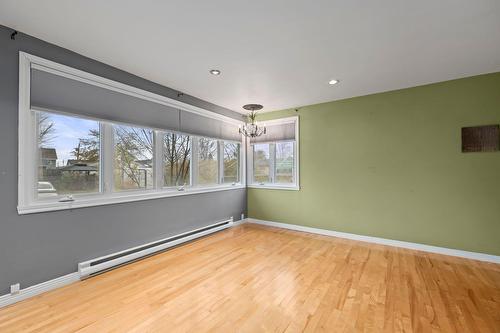 Salon - 68 Rue Clément, Rivière-Beaudette, QC - Indoor Photo Showing Other Room