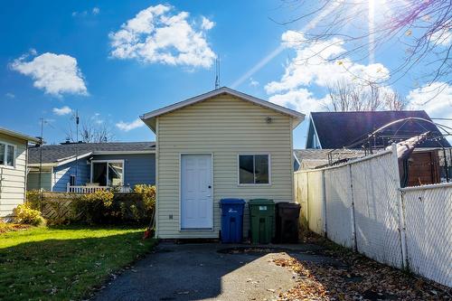 Garage - 68 Rue Clément, Rivière-Beaudette, QC - Outdoor