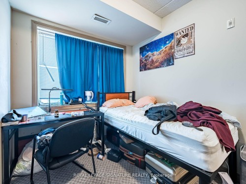 206-251 Lester Street, Waterloo, ON - Indoor Photo Showing Bedroom