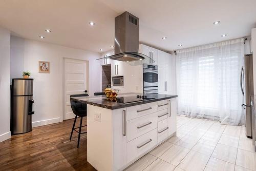 Kitchen - 2023 Route 133, Saint-Jean-Sur-Richelieu, QC - Indoor Photo Showing Kitchen With Upgraded Kitchen