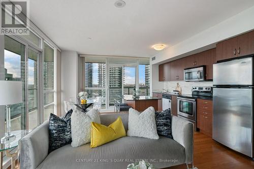 2904 - 2240 Lake Shore Boulevard W, Toronto, ON - Indoor Photo Showing Kitchen