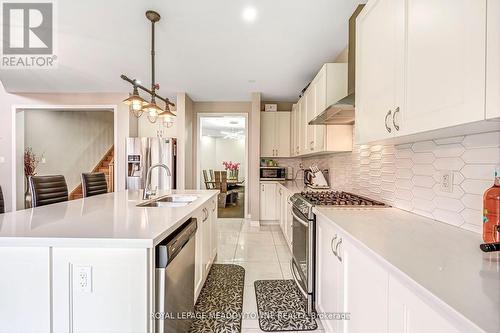 1029 Barton Way, Innisfil, ON - Indoor Photo Showing Kitchen With Stainless Steel Kitchen With Double Sink With Upgraded Kitchen