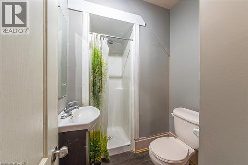 164 Lancaster Street E, Kitchener, ON - Indoor Photo Showing Bathroom