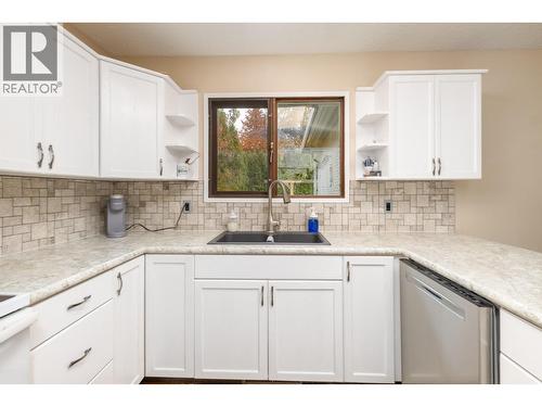 150 17 Street Ne, Salmon Arm, BC - Indoor Photo Showing Kitchen With Double Sink