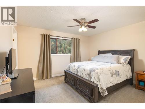 150 17 Street Ne, Salmon Arm, BC - Indoor Photo Showing Bedroom