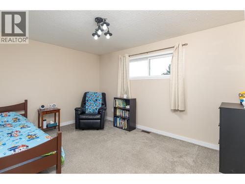 150 17 Street Ne, Salmon Arm, BC - Indoor Photo Showing Bedroom