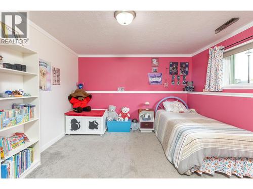 150 17 Street Ne, Salmon Arm, BC - Indoor Photo Showing Bedroom