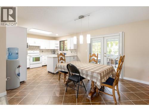 150 17 Street Ne, Salmon Arm, BC - Indoor Photo Showing Dining Room