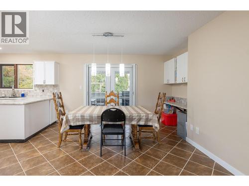 150 17 Street Ne, Salmon Arm, BC - Indoor Photo Showing Dining Room