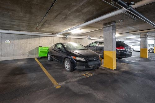 Garage - 75 Av. Des Frênes, Pointe-Claire, QC - Indoor Photo Showing Garage