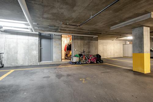 Garage - 75 Av. Des Frênes, Pointe-Claire, QC - Indoor Photo Showing Garage