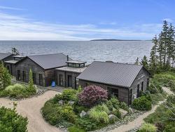 6999 Highway 3  Hunts Point, NS B0T 1G0