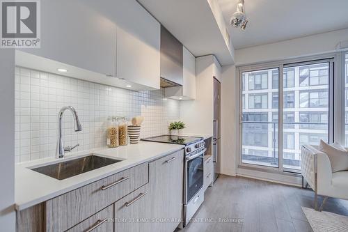 3105 - 251 Jarvis Street, Toronto, ON - Indoor Photo Showing Kitchen With Upgraded Kitchen