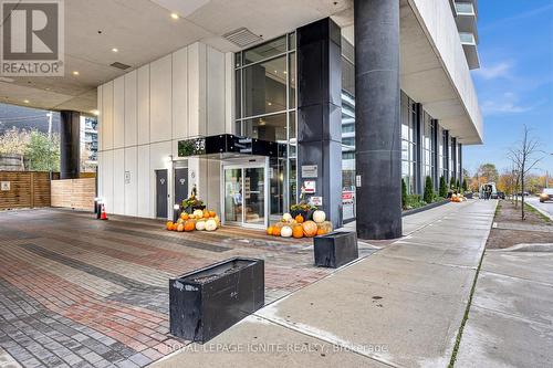 607 - 33 Shore Breeze Drive, Toronto, ON -  With Exterior