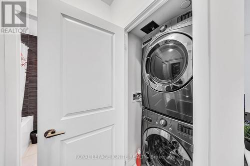 607 - 33 Shore Breeze Drive, Toronto, ON - Indoor Photo Showing Laundry Room