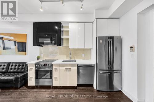 607 - 33 Shore Breeze Drive, Toronto, ON - Indoor Photo Showing Kitchen With Stainless Steel Kitchen