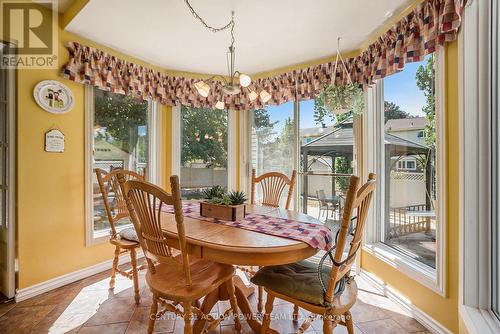 1358 Turner Crescent, Ottawa, ON - Indoor Photo Showing Dining Room