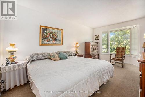 1358 Turner Crescent, Ottawa, ON - Indoor Photo Showing Bedroom