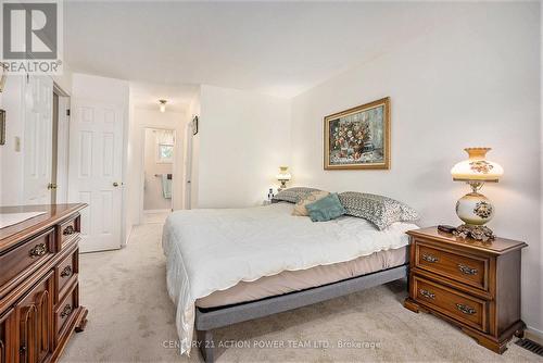1358 Turner Crescent, Ottawa, ON - Indoor Photo Showing Bedroom