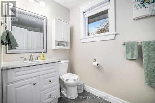 299 Mcguire Road, Montague, ON - Indoor Photo Showing Bathroom