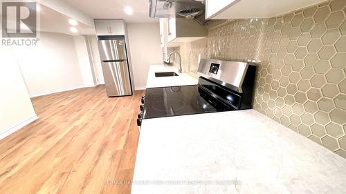 61 Lent Crescent, Brampton, ON - Indoor Photo Showing Kitchen