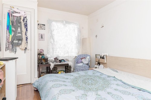 841/839 Princess Ave, Victoria, BC - Indoor Photo Showing Bedroom