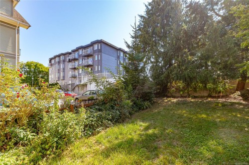 841/839 Princess Ave, Victoria, BC - Outdoor