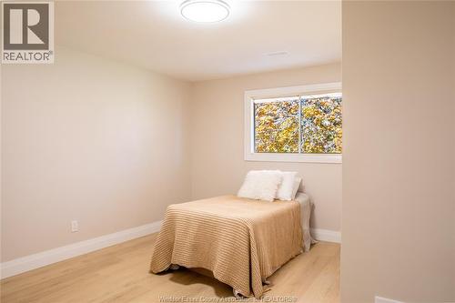 737 Charles Street, Windsor, ON - Indoor Photo Showing Bedroom