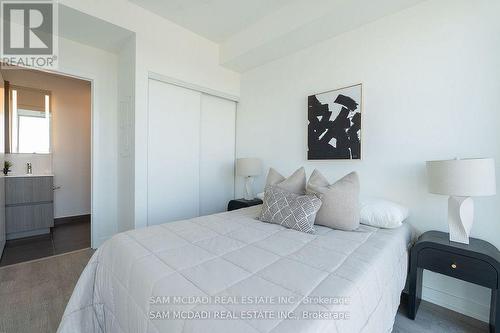 1412 - 220 Missinnihe Way, Mississauga, ON 