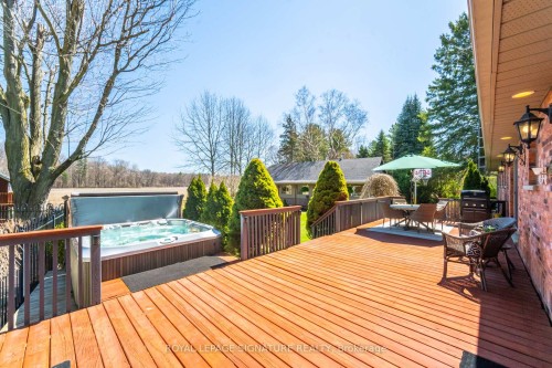 587 Hillcrest Road, Norfolk, ON - Outdoor With Deck Patio Veranda With Exterior