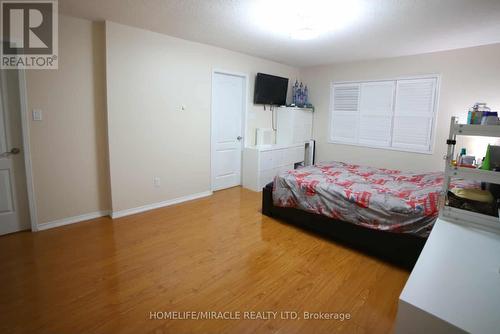 243 Venice Gate Drive, Vaughan, ON - Indoor Photo Showing Bedroom