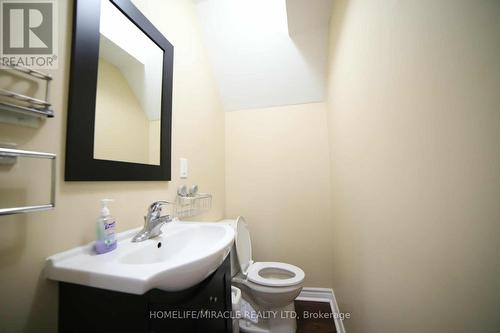 243 Venice Gate Drive, Vaughan, ON - Indoor Photo Showing Bathroom
