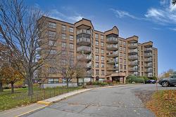 307-8065 Boul. St-Laurent  Brossard, QC J4X 2A1