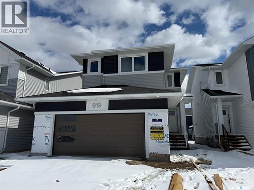 919 Traeger MANOR  Saskatoon, SK S7V 1V8