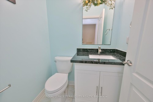 10461 Woodbine Avenue, Markham, ON - Indoor Photo Showing Bathroom