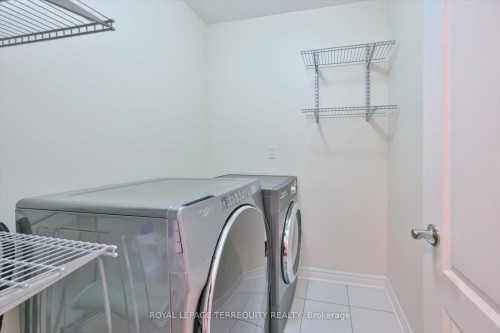 10461 Woodbine Avenue, Markham, ON - Indoor Photo Showing Laundry Room